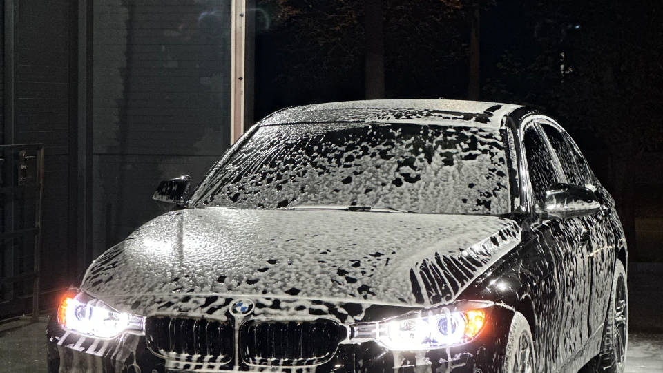 BMW 3 series 2