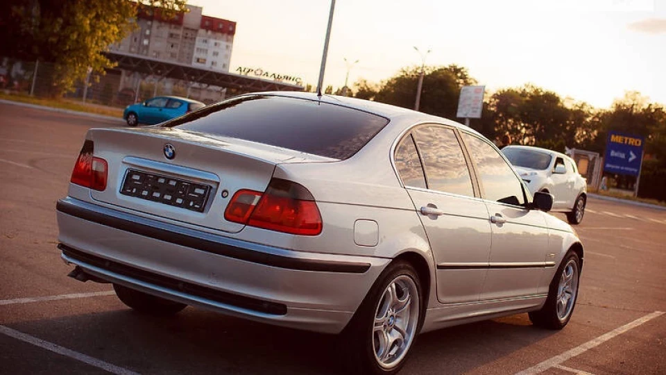 BMW 3 series 2