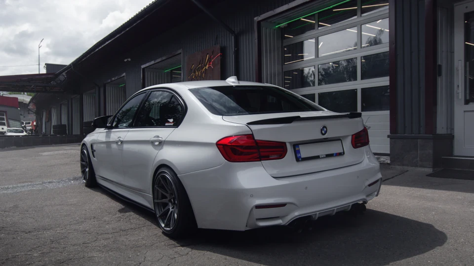 BMW 3 series 2