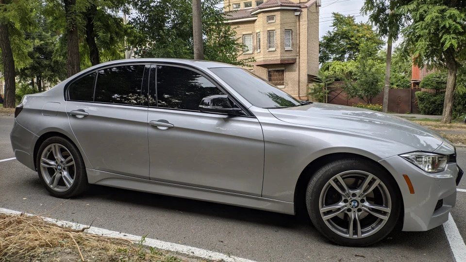 BMW 3 series 2