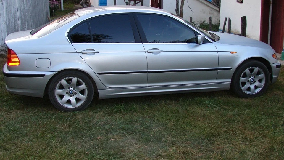BMW 3 series 2