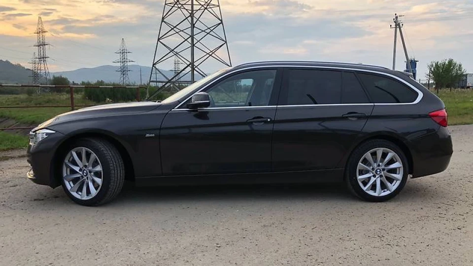 BMW 3 series 2
