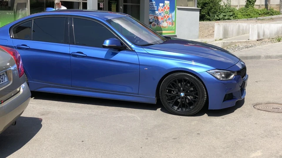 BMW 3 series 2