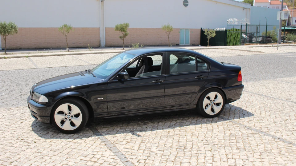 BMW 3 series 2