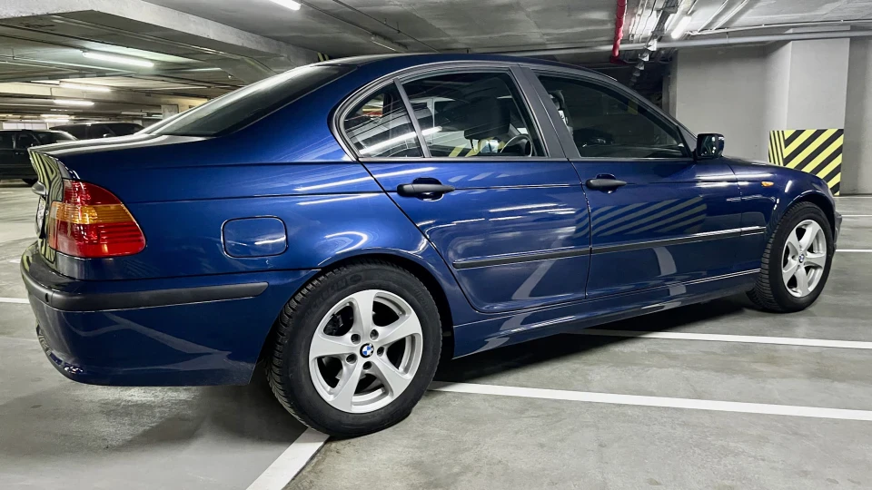 BMW 3 series 2