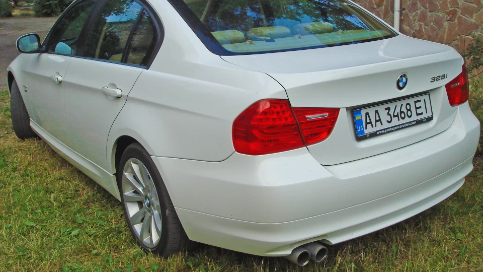 BMW 3 series 2