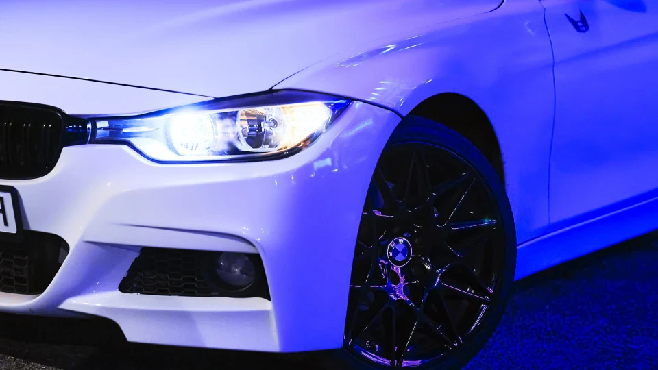 BMW 3 series 2
