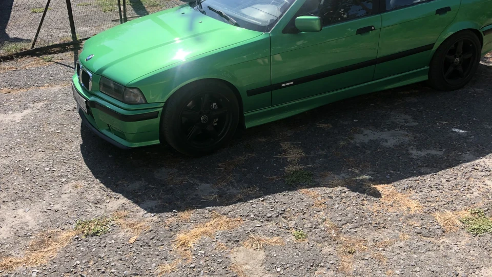 BMW 3 series 2