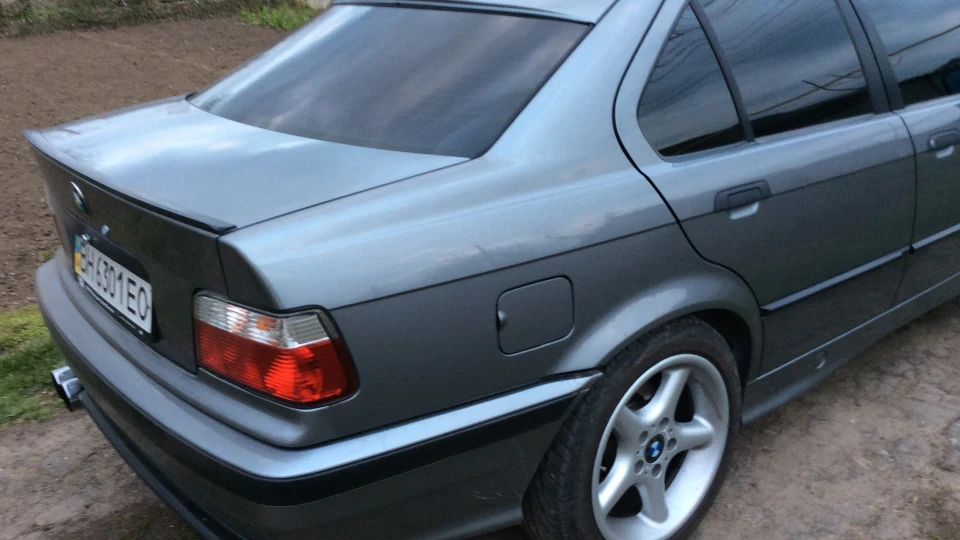 BMW 3 series 2