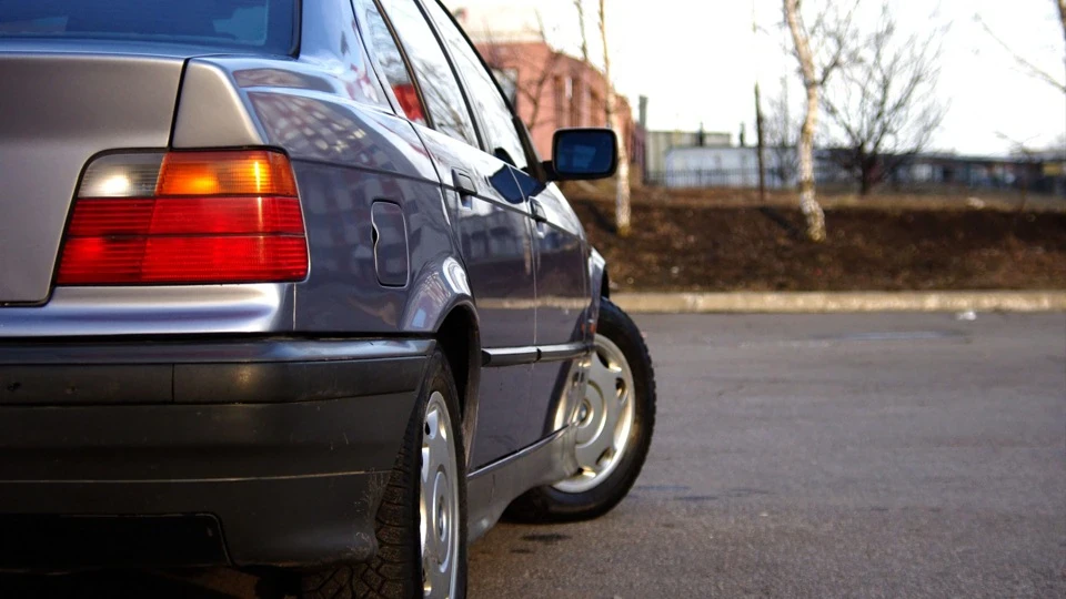 BMW 3 series 2