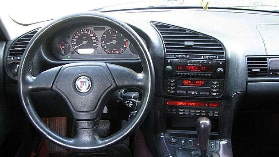 9389 4