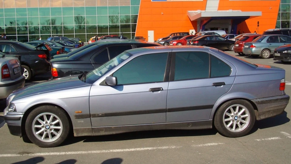 BMW 3 series 2