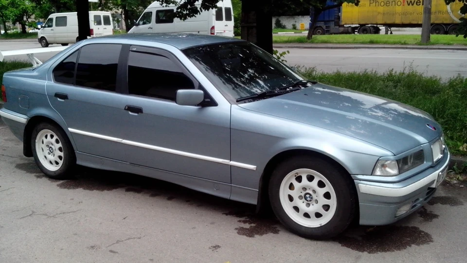 BMW 3 series 2