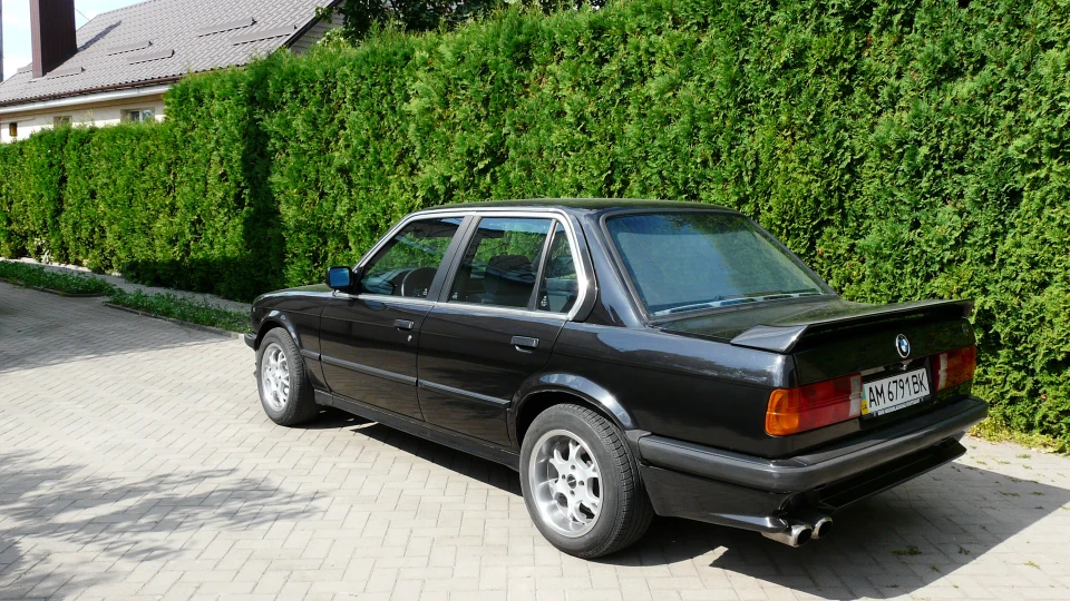 BMW 3 series 2