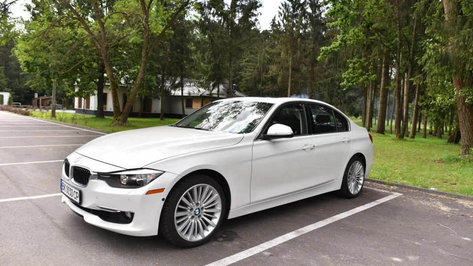 BMW 3 series 2