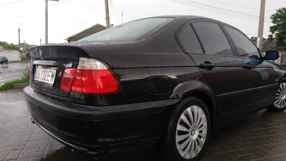 BMW 3 series 1.9 #Black 😎