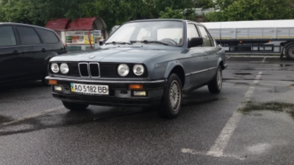 BMW 3 series 2.0i багатостраждальна 2