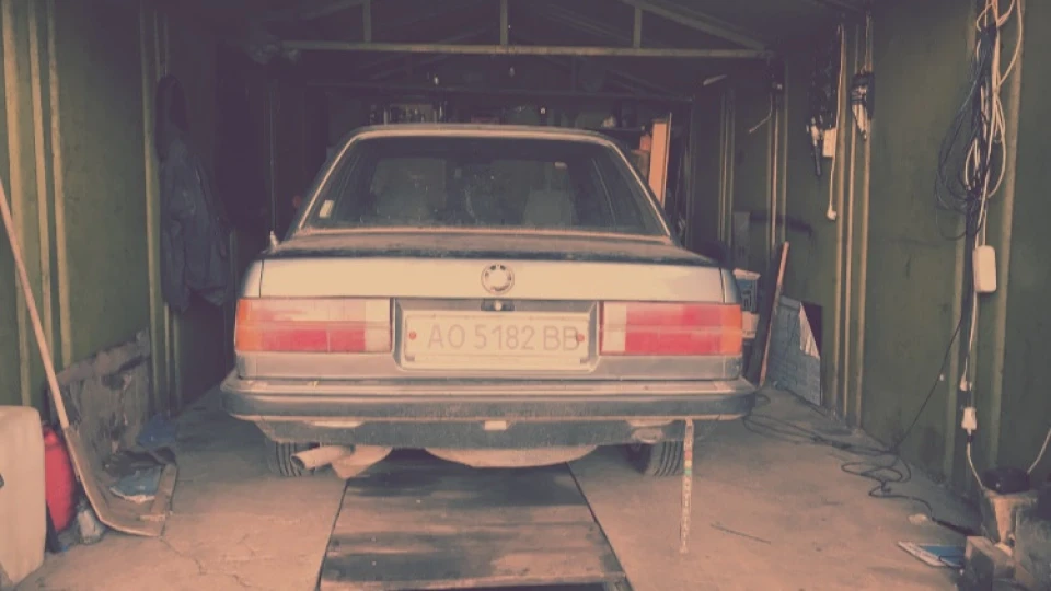 BMW 3 series 2.0i багатостраждальна 3