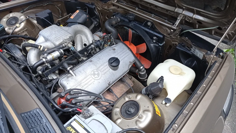 BMW 3 series 318i 139000 км 4