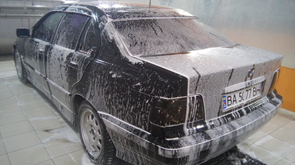 BMW 3 series 318is 3