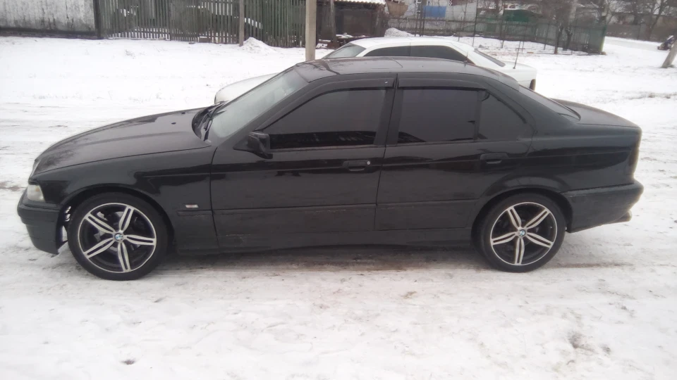 BMW 3 series 318is 5