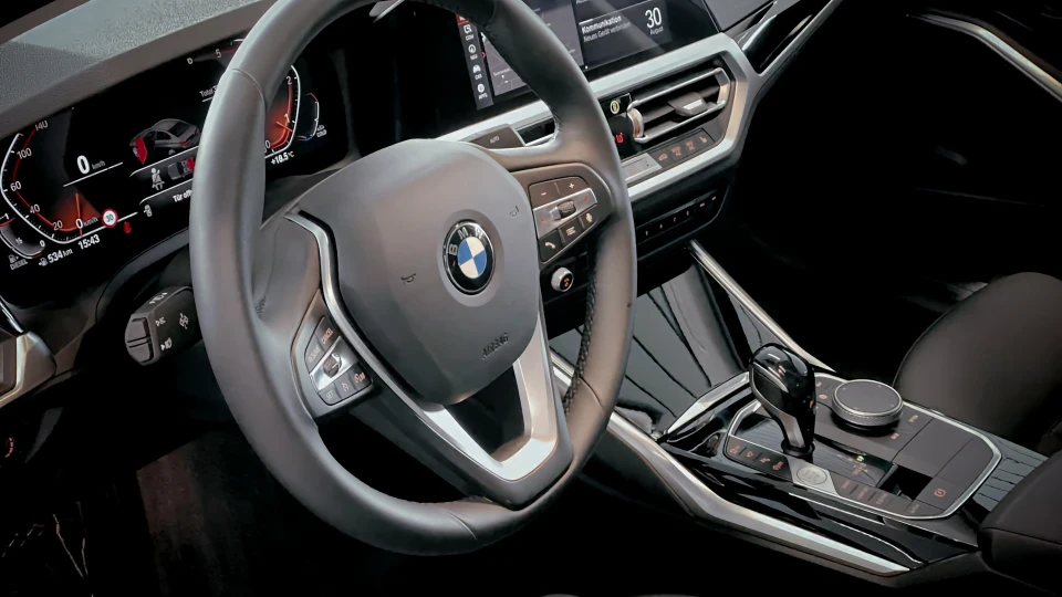 BMW 3 series 320d xDrive Mineralgrau 3