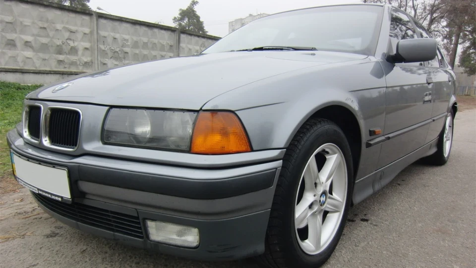 BMW 3 series 320i M52 Vanos седан 2