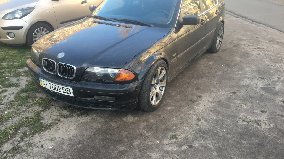 BMW 3 series 320i 3