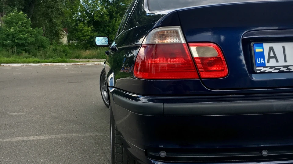 BMW 3 series 323i 4