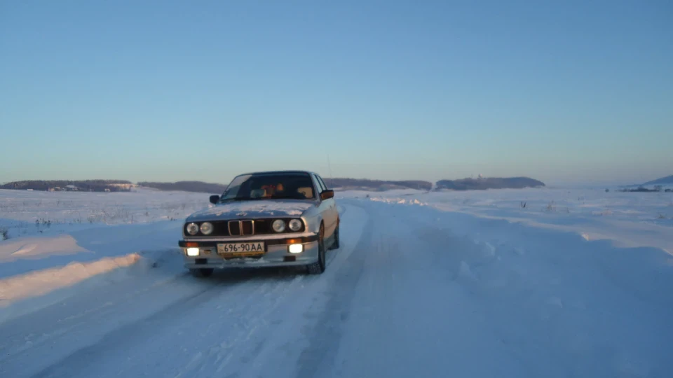 BMW 3 series 324td SilverBMW 2