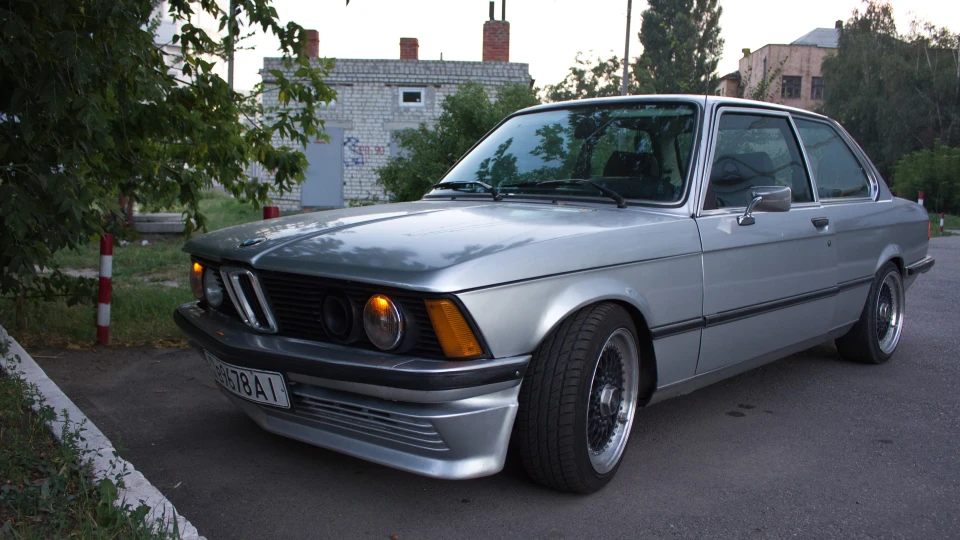 BMW 3 series 325i 170hp 3