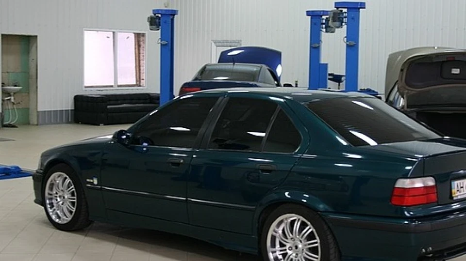 BMW 3 series 325i (E36), 5МКП.