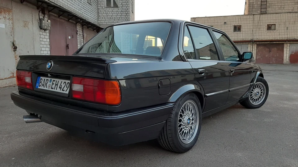BMW 3 series 325i Forever young