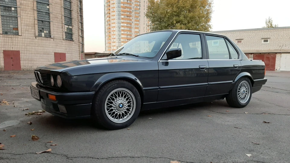 BMW 3 series 325i Forever young 2