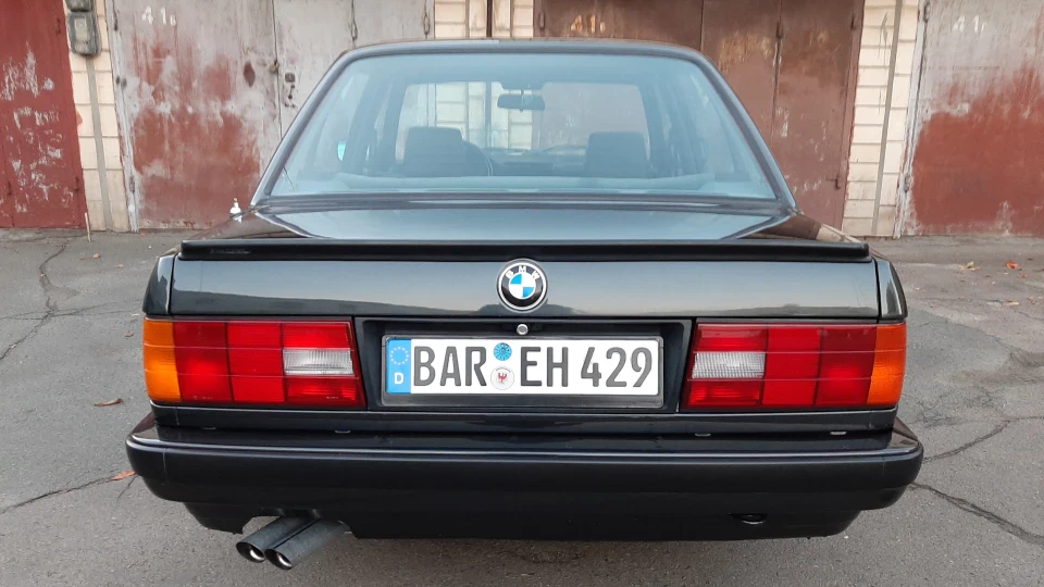 BMW 3 series 325i Forever young 4