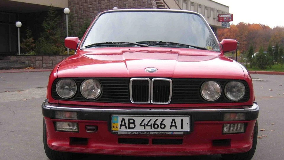 BMW 3 series 325i red rocket