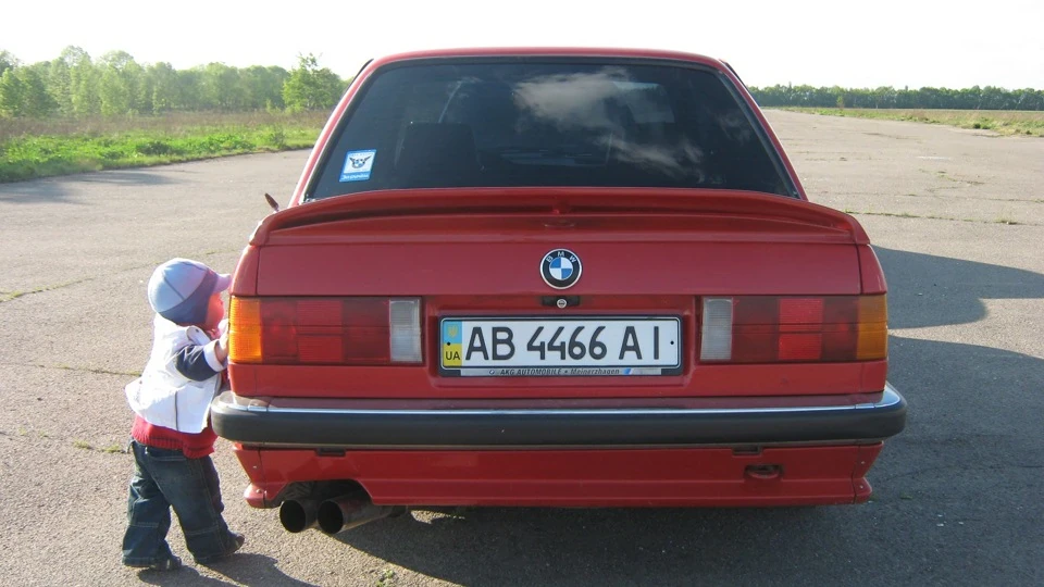 BMW 3 series 325i red rocket 3
