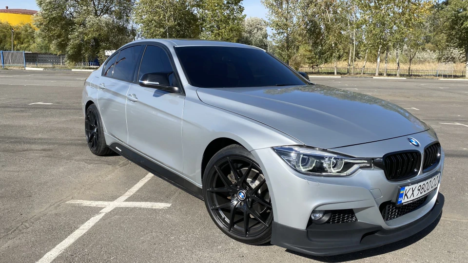 BMW 3 series 328 Xi M-Performance 2