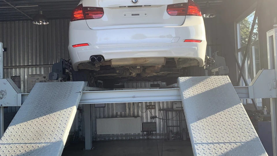BMW 3 series 328 xi 3