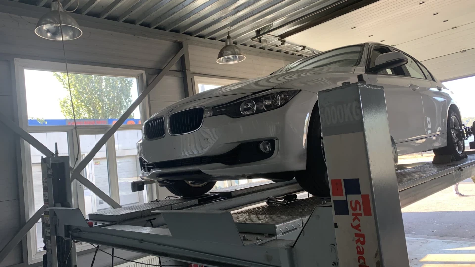 BMW 3 series 328 xi 4