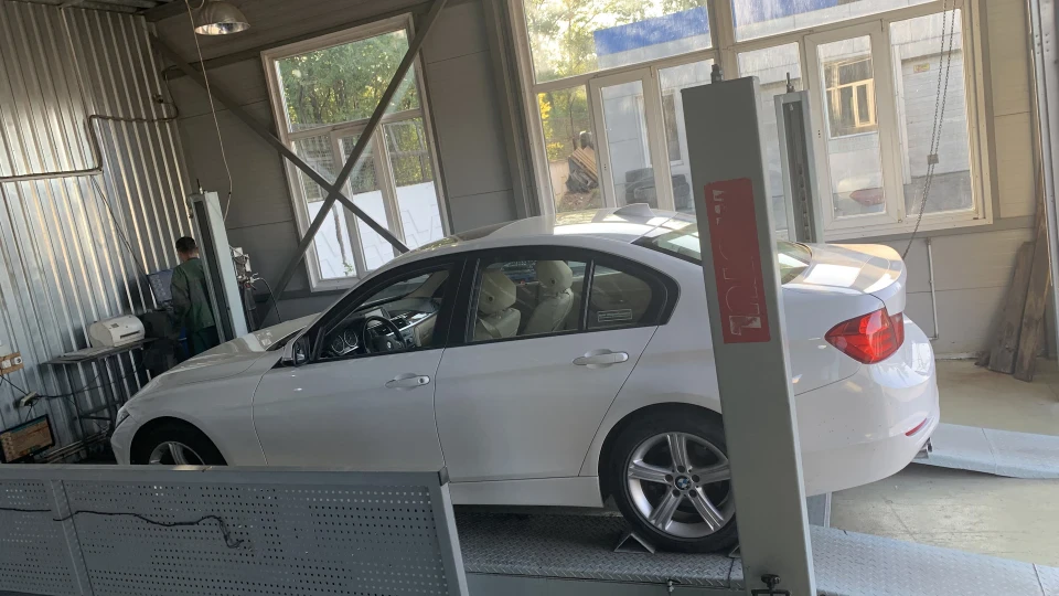 BMW 3 series 328 xi 5