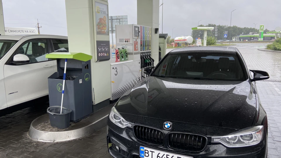 BMW 3 series 328i Black Sapphire 4