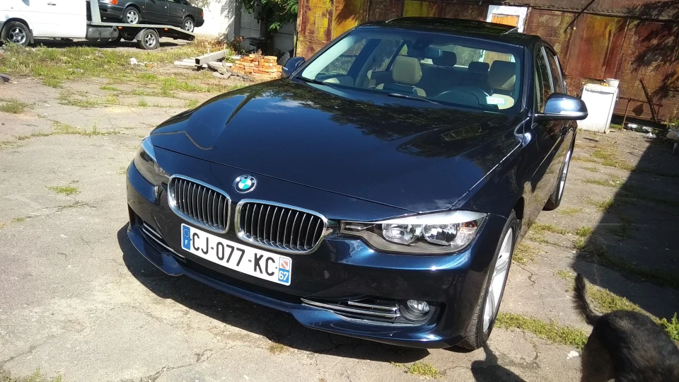 BMW 3 series 328i Imperial blau 2