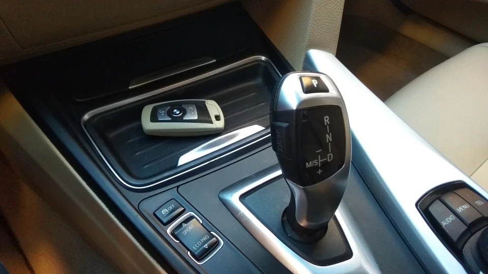 BMW 3 series 328i Imperial blau 3