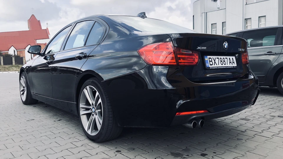 BMW 3 series 328i Xdrive 2