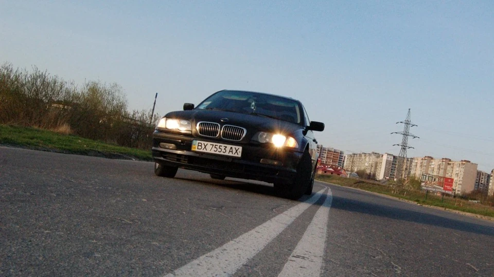 328i 11 2