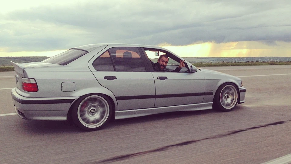 328i 10 3