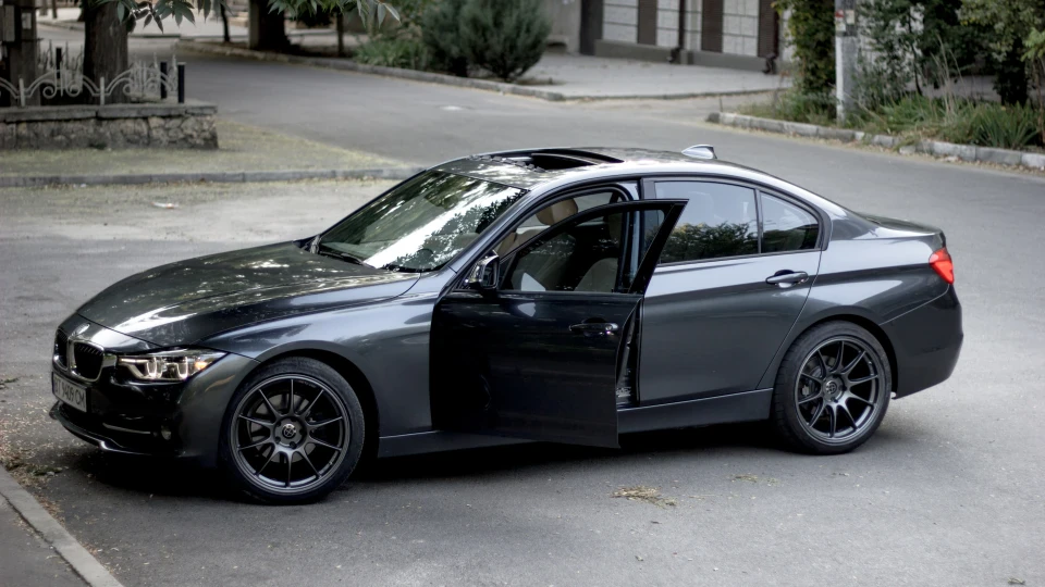 BMW 3 series 328i 3