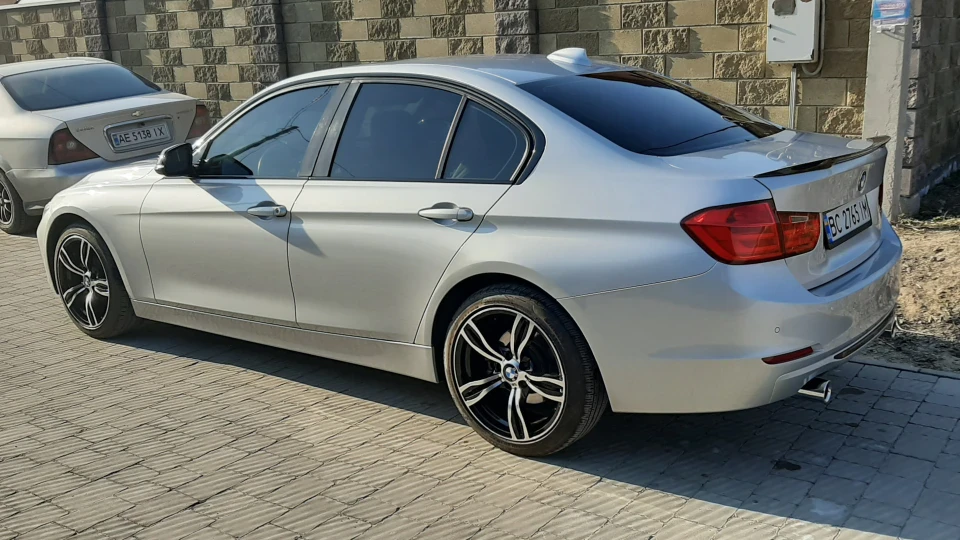 BMW 3 series 328ix 2