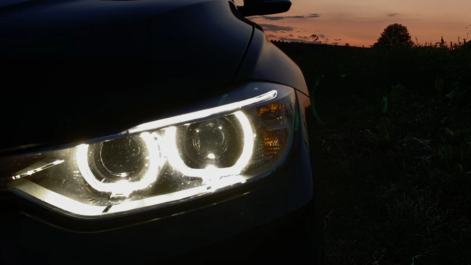 BMW 3 series 328xi Luxury line 2